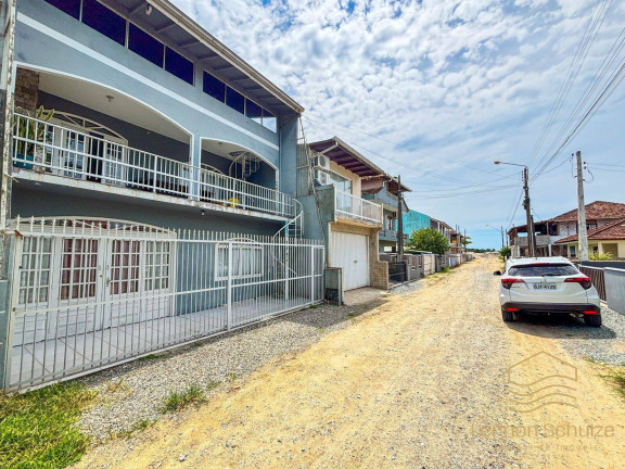 Sobrado com 6 Quartos à Venda, 225 m² em Centro - Balneário Barra Do Sul