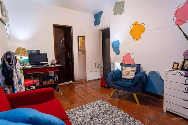 Imagem Casa com 6 Quartos à Venda, 249 m² em Itaipu - Niterói Imagem Casa com 6 Quartos à Venda, 249 m² em Itaipu - Niterói