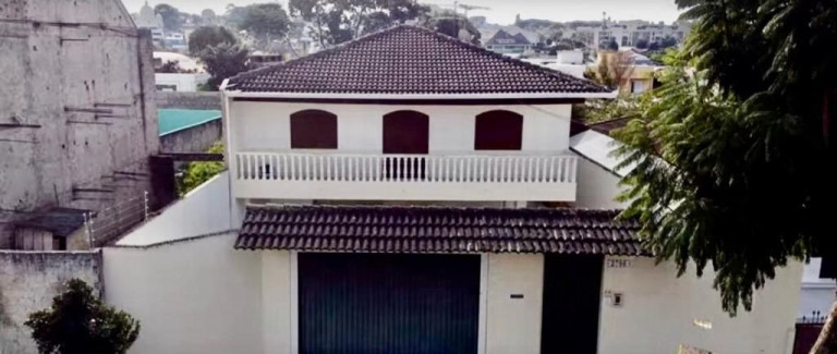 Imagem Casa com 4 Quartos à Venda, 820 m² em Guaíra - Curitiba Imagem Casa com 4 Quartos à Venda, 820 m² em Guaíra - Curitiba