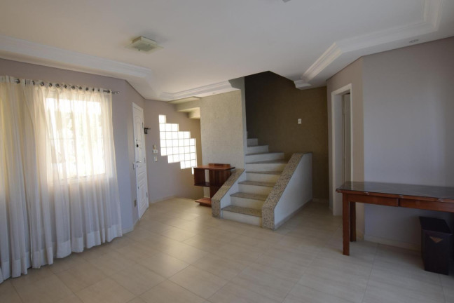 Imagem Casa com 4 Quartos à Venda, 199 m² em Uberaba - Curitiba