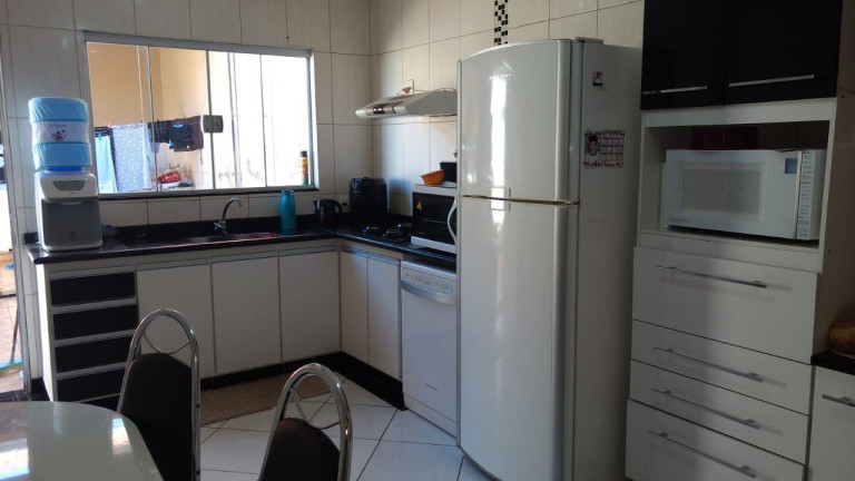 Imagem Imóvel com 2 Quartos à Venda, 120 m² em Centro - Rio Das Pedras Imagem Imóvel com 2 Quartos à Venda, 120 m² em Centro - Rio Das Pedras