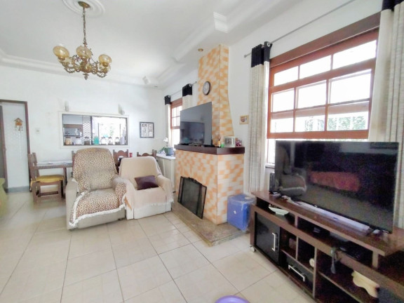 Imagem Casa com 4 Quartos à Venda, 219 m² em Várzea - Teresópolis Imagem Casa com 4 Quartos à Venda, 219 m² em Várzea - Teresópolis