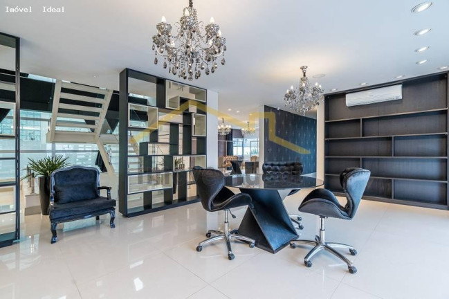 Imagem Casa com 4 Quartos à Venda, 751 m² em Jardim Social - Curitiba Imagem Casa com 4 Quartos à Venda, 751 m² em Jardim Social - Curitiba