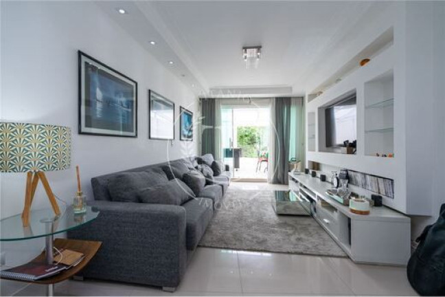 Imagem Casa com 3 Quartos à Venda, 130 m² em Vila Marari - São Paulo