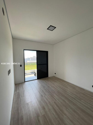 Imagem Casa com 3 Quartos à Venda, 140 m² em Villas Do Jaguari - Santana De Parnaíba Imagem Casa com 3 Quartos à Venda, 140 m² em Villas Do Jaguari - Santana De Parnaíba