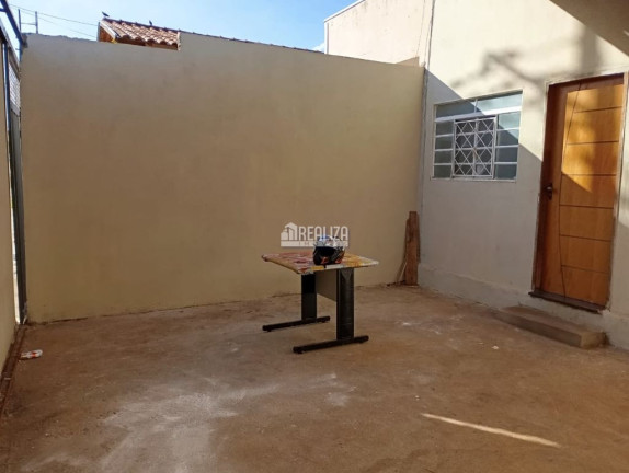 Imagem Sobrado com 2 Quartos para Alugar, 200 m² em Cidade Nova - Uberaba Imagem Sobrado com 2 Quartos para Alugar, 200 m² em Cidade Nova - Uberaba