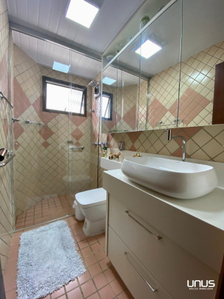 Imagem Apartamento com 2 Quartos à Venda, 81 m² em Centro - Florianópolis