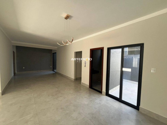 Casa com 4 Quartos à Venda, 223 m²