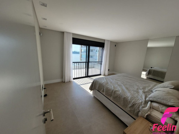 Imagem Casa com 3 Quartos à Venda, 405 m² em João Paulo - Florianópolis Imagem Casa com 3 Quartos à Venda, 405 m² em João Paulo - Florianópolis
