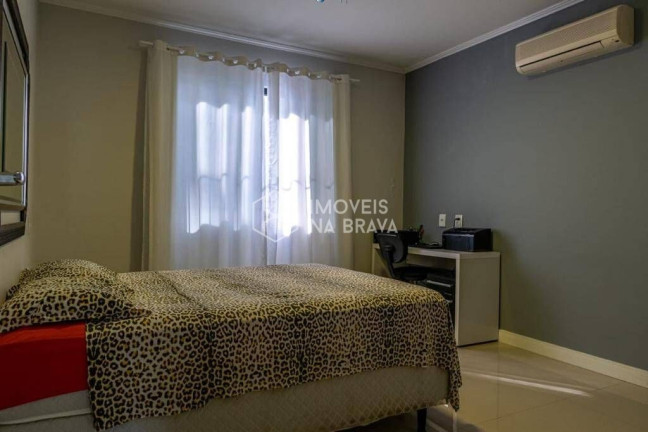 Imagem Casa com 3 Quartos para Alugar, 200 m² em Praia Brava - Itajaí Imagem Casa com 3 Quartos para Alugar, 200 m² em Praia Brava - Itajaí