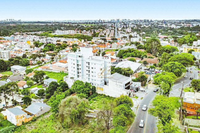 Terreno à Venda, 537 m² em Tingui - Curitiba