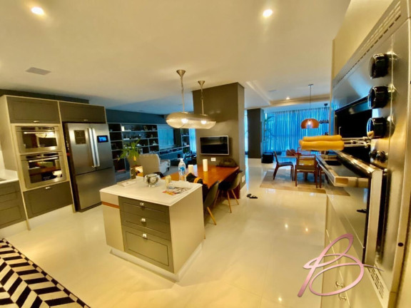 Imagem Apartamento com 4 Quartos à Venda, 190 m² em Centro - Balneário Camboriú Imagem Apartamento com 4 Quartos à Venda, 190 m² em Centro - Balneário Camboriú