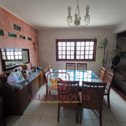 Imagem Casa com 3 Quartos à Venda, 253 m² em Real Parque - Caieiras