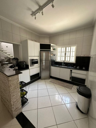 Imagem Sobrado com 3 Quartos à Venda, 100 m² em Jardim Márcia - Suzano Imagem Sobrado com 3 Quartos à Venda, 100 m² em Jardim Márcia - Suzano