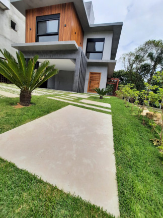 Imagem Casa com 3 Quartos à Venda, 258 m² em Taquaras - Balneário Camboriú