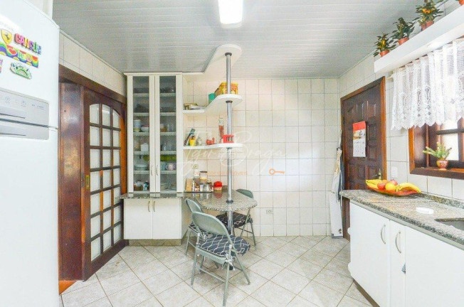Imagem Casa com 3 Quartos à Venda, 252 m² em Pilarzinho - Curitiba Imagem Casa com 3 Quartos à Venda, 252 m² em Pilarzinho - Curitiba