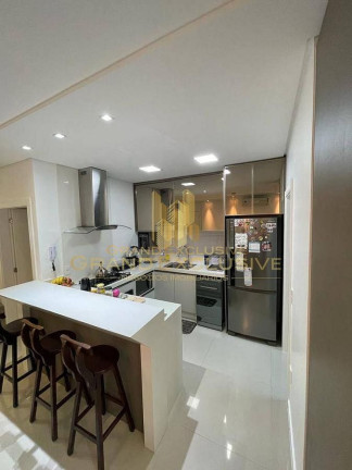 Imagem Apartamento com 3 Quartos à Venda, 121 m² em Centro - Balneário Camboriú Imagem Apartamento com 3 Quartos à Venda, 121 m² em Centro - Balneário Camboriú