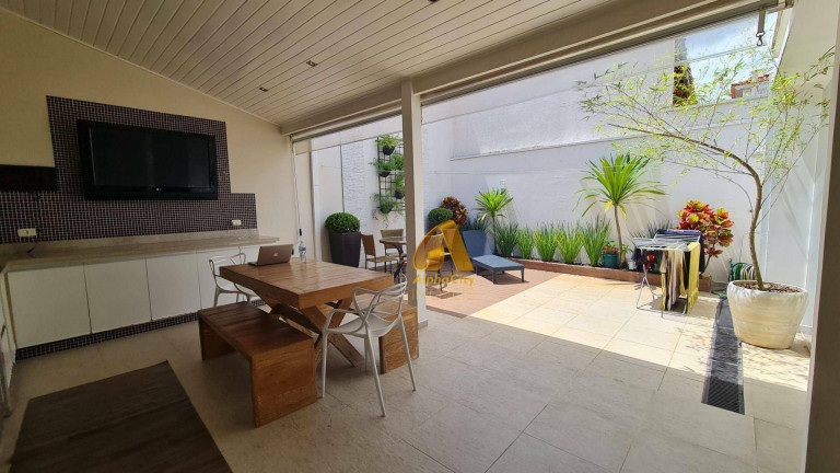 Imagem Casa com 3 Quartos à Venda, 220 m² em Alphaville - Santana De Parnaíba Imagem Casa com 3 Quartos à Venda, 220 m² em Alphaville - Santana De Parnaíba
