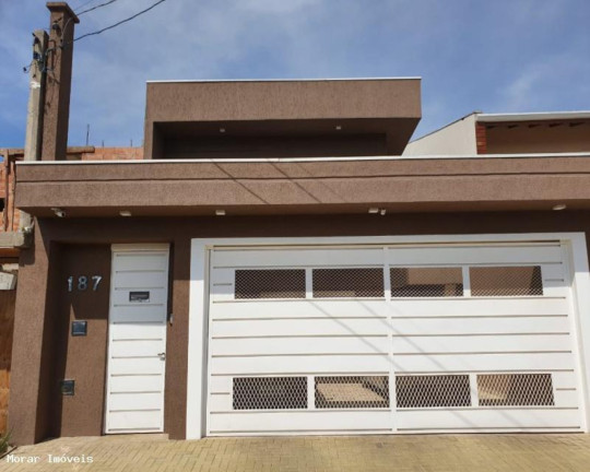 Casa com 3 Quartos para Alugar ou Temporada, 195 m² em Portal Dos Ipês - Cajamar