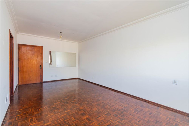 Imagem Imóvel com 2 Quartos à Venda, em Auxiliadora - Porto Alegre Imagem Imóvel com 2 Quartos à Venda, em Auxiliadora - Porto Alegre