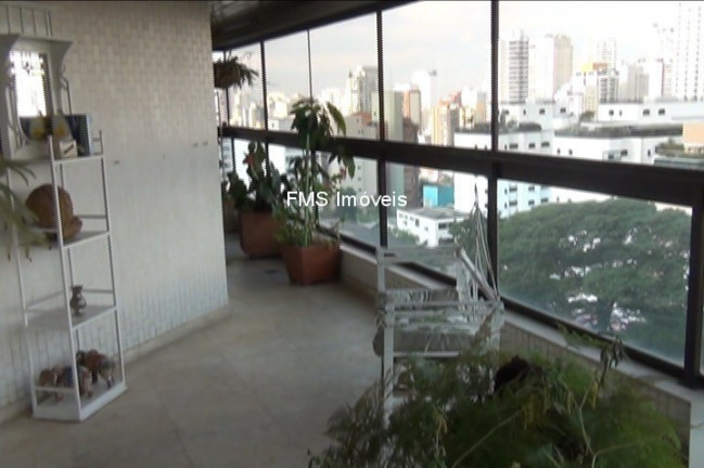 Imagem Imóvel com 4 Quartos à Venda, 390 m² em Pacaembu - São Paulo Imagem Imóvel com 4 Quartos à Venda, 390 m² em Pacaembu - São Paulo