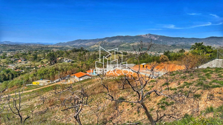 Terreno à Venda, 2.100 m² em Jardim Estância Brasil - Atibaia