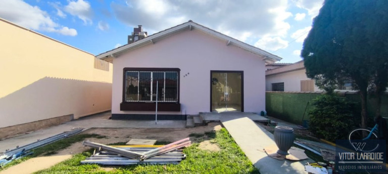 Casa com 3 Quartos para Alugar, 211 m² em Centro - Tubarão