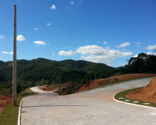 Terreno à Venda, 402 m² em Primeiro De Maio - Brusque
