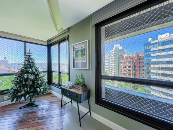 Imagem Apartamento com 4 Quartos à Venda, 237 m² em Auxiliadora - Porto Alegre