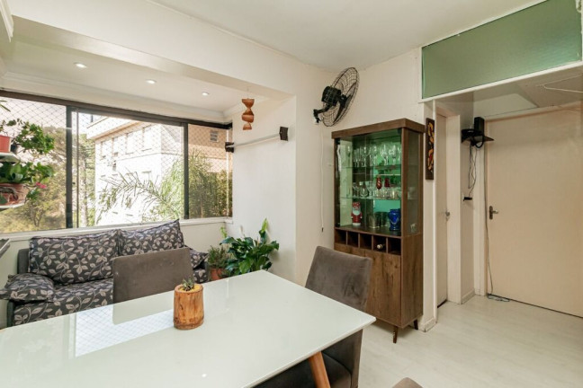 Imagem Apartamento com 2 Quartos à Venda, 55 m² em Teresópolis - Porto Alegre
