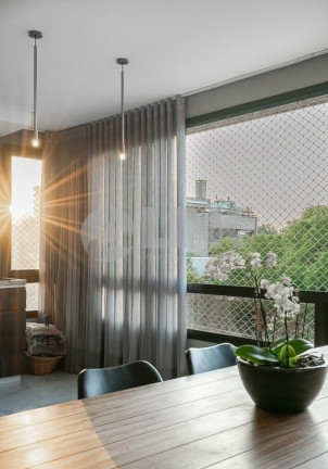 Imagem Apartamento com 3 Quartos à Venda, 139 m² em Auxiliadora - Porto Alegre Imagem Apartamento com 3 Quartos à Venda, 139 m² em Auxiliadora - Porto Alegre