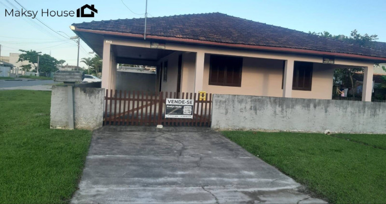 Casa com 2 Quartos à Venda, 210 m² em Guaratuba