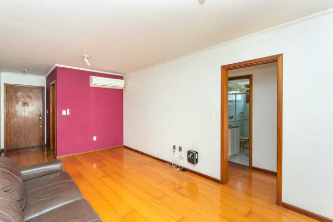 Imagem Imóvel com 2 Quartos à Venda,  em Passo Da Areia - Porto Alegre