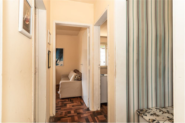 Imagem Casa com 3 Quartos à Venda, em Santa Tereza - Porto Alegre Imagem Casa com 3 Quartos à Venda, em Santa Tereza - Porto Alegre