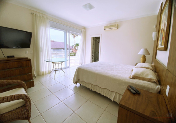 Imagem Casa com 4 Quartos à Venda, 620 m² em Jurerê - Florianópolis