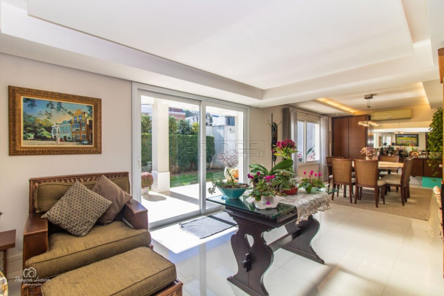 Imagem Casa com 6 Quartos à Venda, 570 m² em Três Figueiras - Porto Alegre Imagem Casa com 6 Quartos à Venda, 570 m² em Três Figueiras - Porto Alegre
