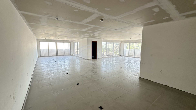 Imóvel Comercial à Venda, 150 m² em Centro - Santos