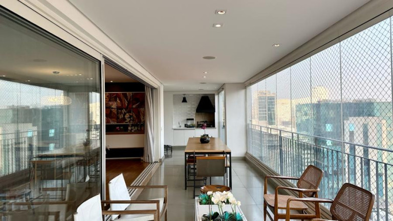 Imagem Apartamento com 3 Quartos à Venda, 223 m² em Itaim Bibi - São Paulo
