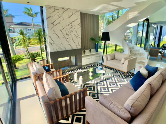Imagem Casa com 3 Quartos à Venda, 300 m² em Centro - Xangri-lá