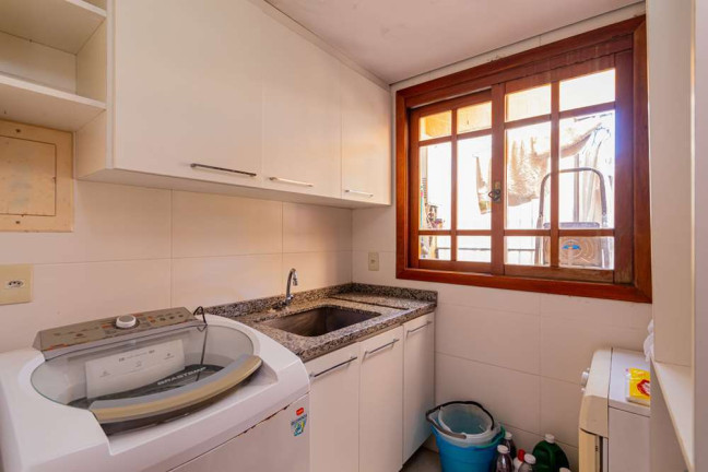 Imagem Casa com 6 Quartos à Venda, 374 m² em Tristeza - Porto Alegre Imagem Casa com 6 Quartos à Venda, 374 m² em Tristeza - Porto Alegre