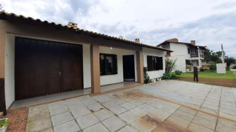 Imagem Casa com 3 Quartos à Venda,  em Village - Capao Da Canoa