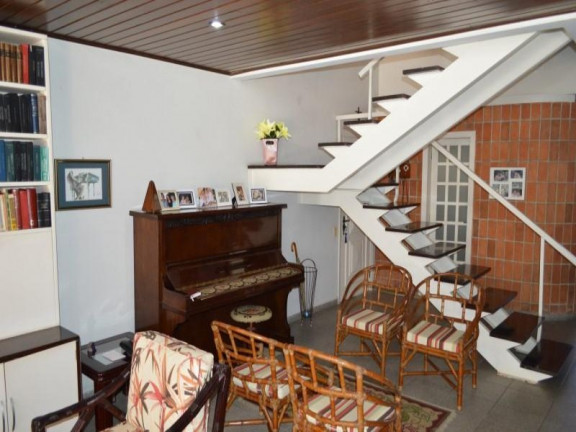 Casa com 4 Quartos à Venda, 303 m² em Balneário Praia Do Pernambuco - Guarujá