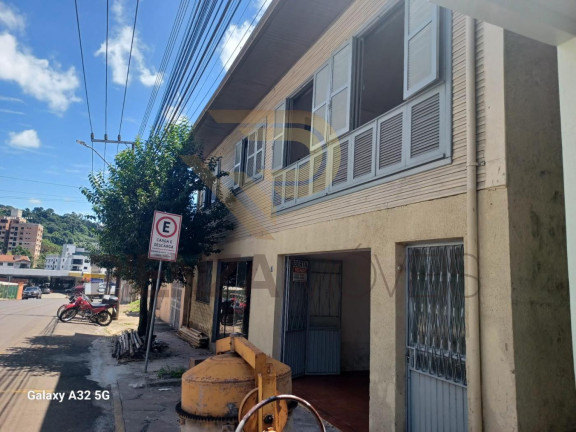 Imagem Casa com 3 Quartos à Venda, 420 m² em Centro - Concórdia