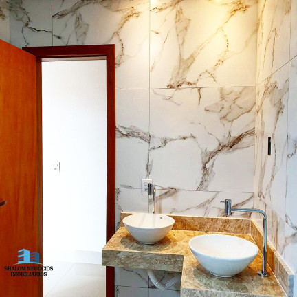 Imagem Casa com 4 Quartos à Venda, 215 m² em Jd Planalto - Goiânia
