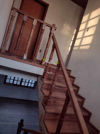 Imagem Casa com 4 Quartos à Venda,  em Vila Lolly - Campos Do Jordão