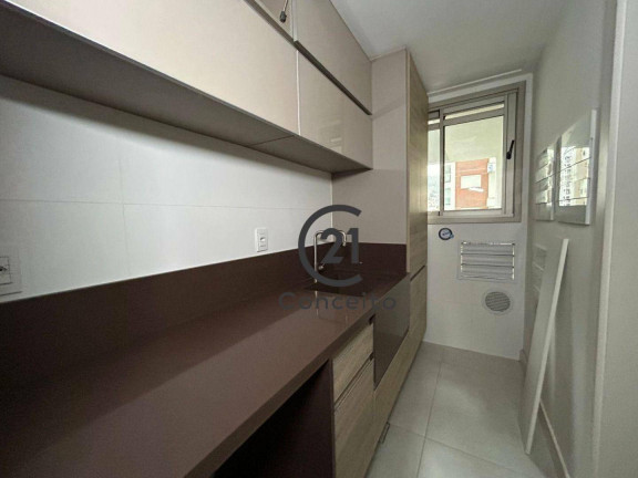 Imagem Apartamento com 3 Quartos para Alugar, 131 m² em Beira Mar - Florianópolis Imagem Apartamento com 3 Quartos para Alugar, 131 m² em Beira Mar - Florianópolis