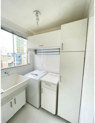 Imagem Apartamento com 3 Quartos para Alugar, 138 m² em Meia Praia