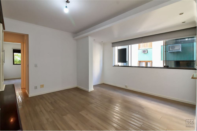 Imagem Imóvel com 1 Quarto à Venda,  em Petrópolis - Porto Alegre