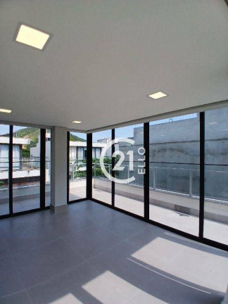 Imagem Sobrado com 5 Quartos à Venda, 176 m² em Camburi - São Sebastião