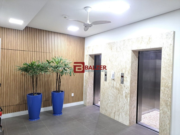 Sala Comercial à Venda, 34 m² em Centro - Florianópolis